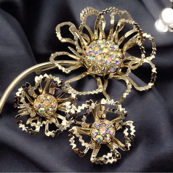 Vintage Sarah Coventry Flower Brooch & Earrings Set Aurora Borealis Rhinestones - Picture 5 of 15